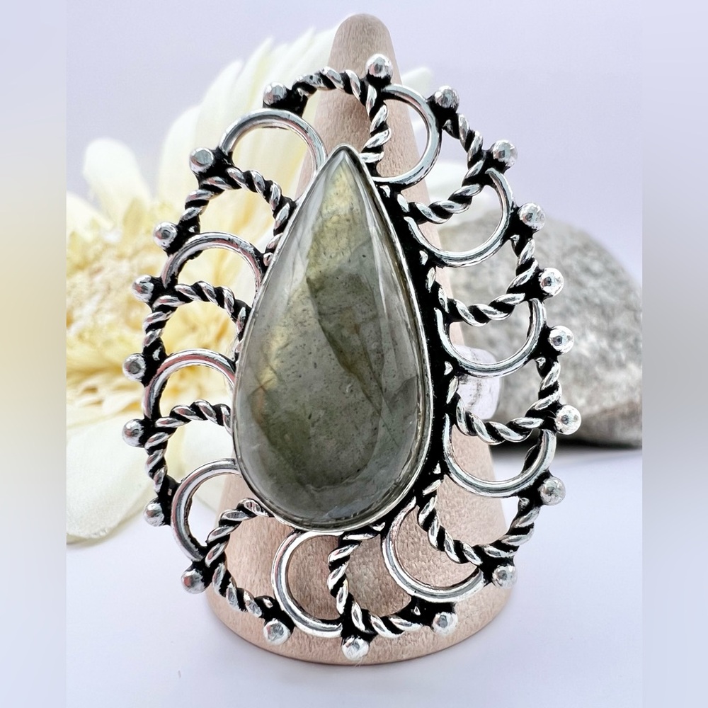 LABRADORITE RING
